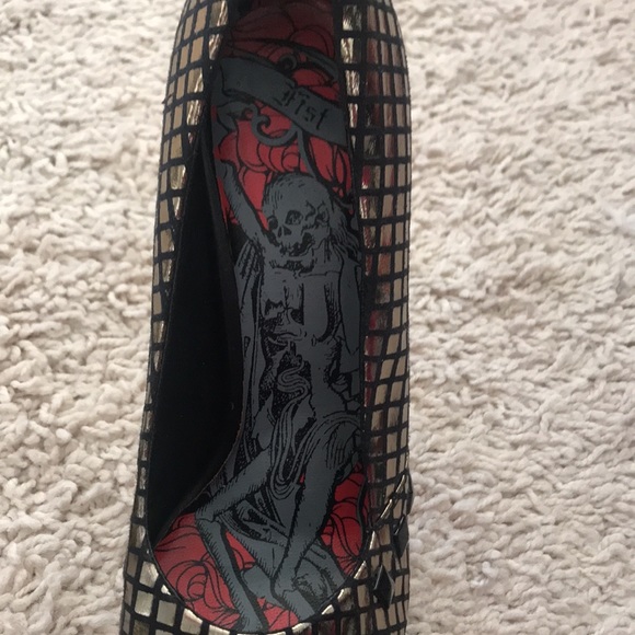 Iron fist platform golden pumps in mirror style - Picture 9 of 13